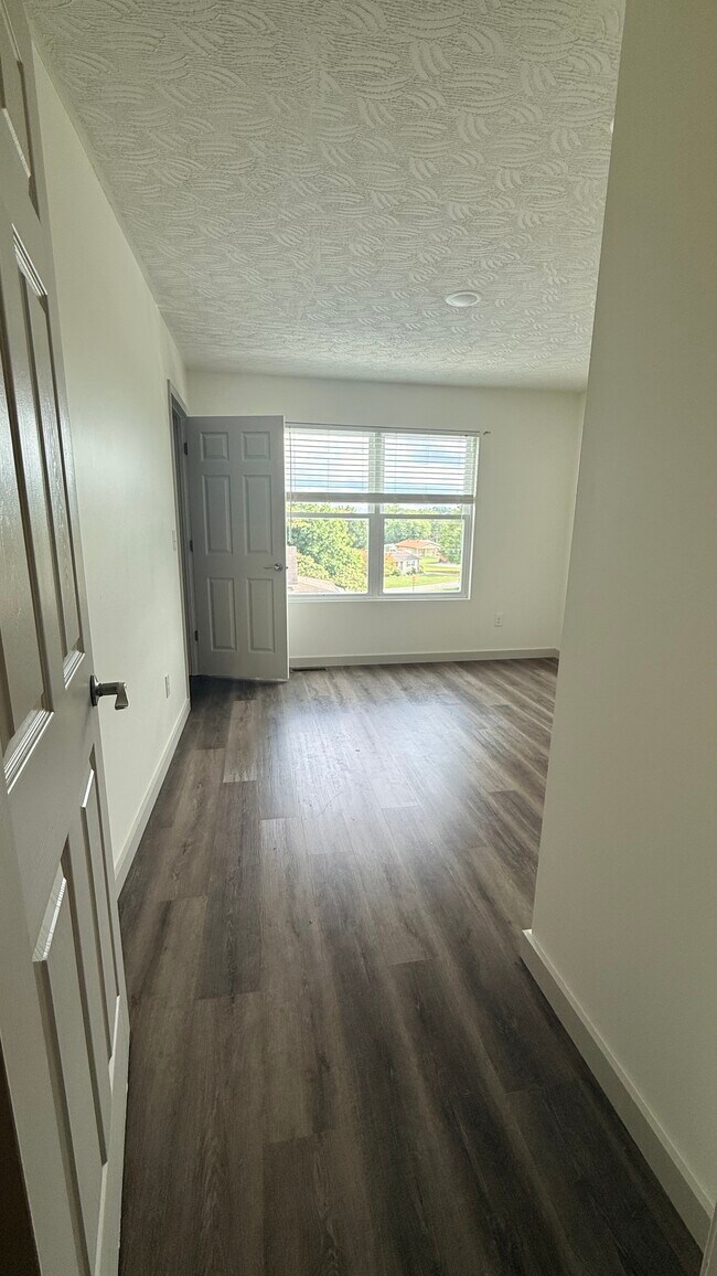 Foto del edificio - 604 Crescent Hill Dr