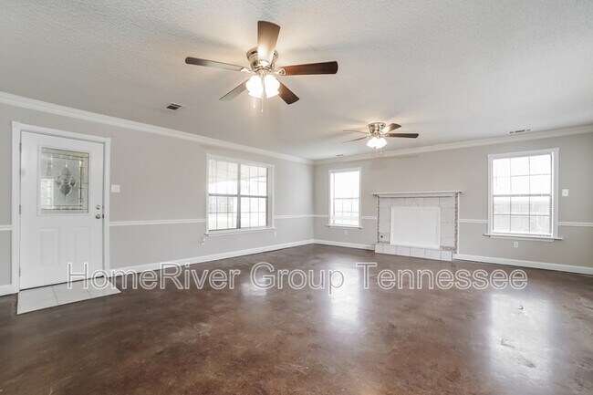 Building Photo - 2775 Ashbriar Dr