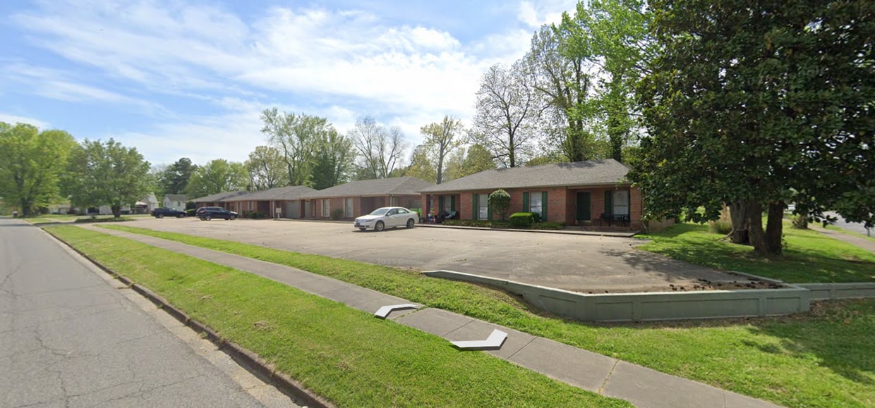 Primary Photo - 2 Bed 1 Bath Duplex Apartment