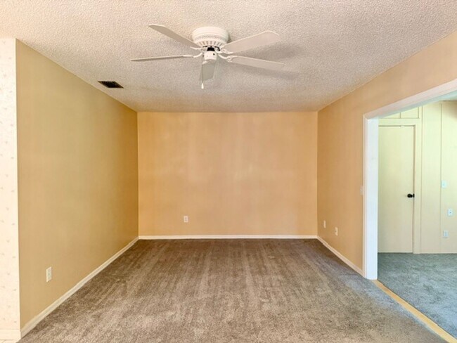 Building Photo - 101 Grand Plaza Dr