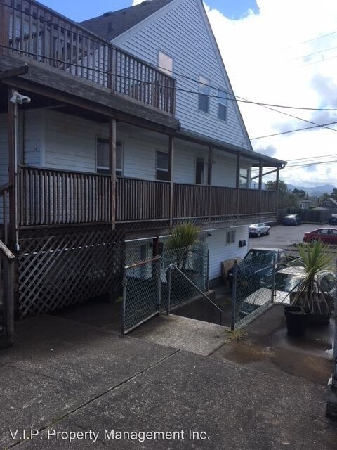 Building Photo - 134 5th Ave