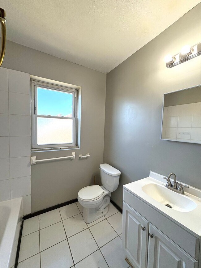 Foto del edificio - 401-407 Gilbert Street