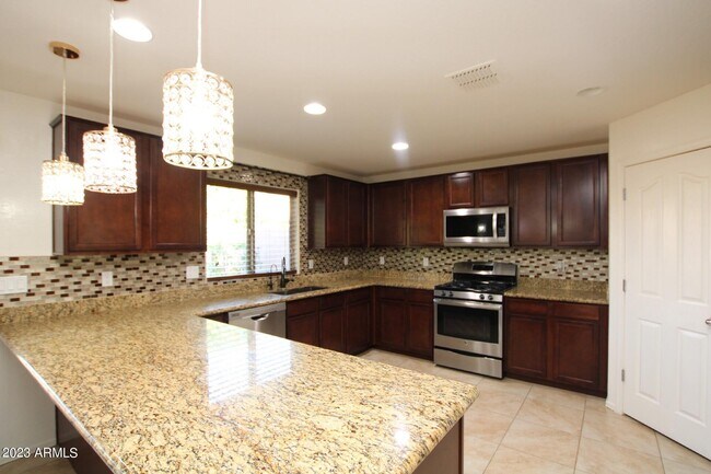 Building Photo - 2142 E Campo Bello Dr