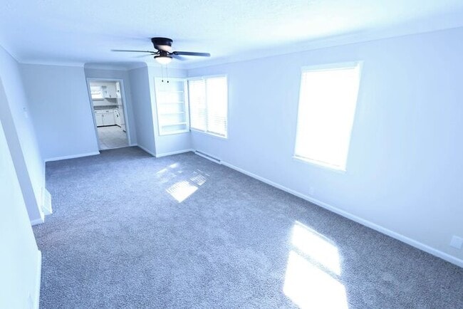 Building Photo - 894 Sutherland Ave