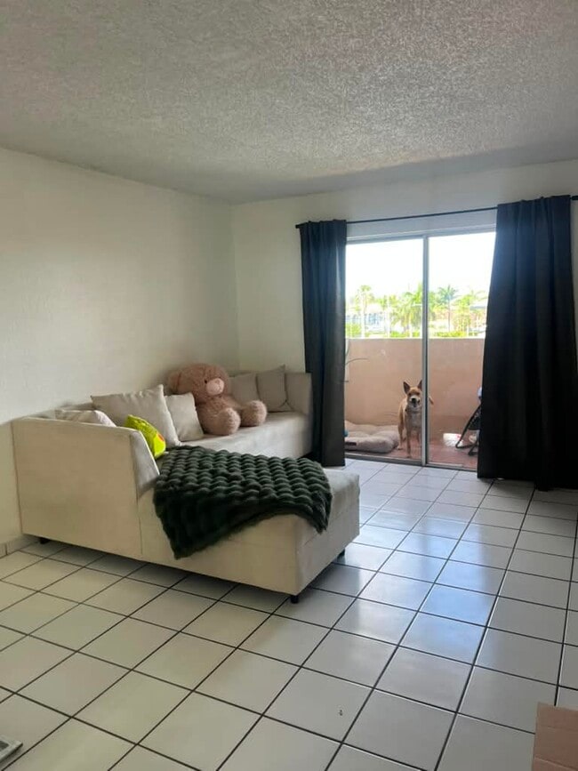 Building Photo - 2735 W 52nd St