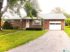 Building Photo - 3021 Rosewood Ct