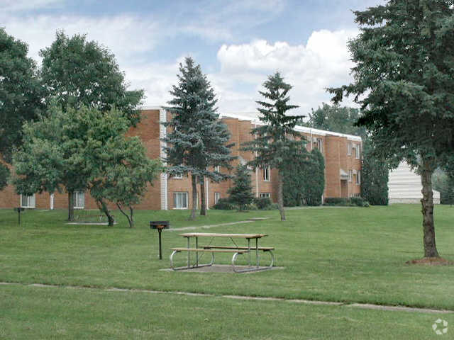 Century Oaks Apartments Apartments - Oakdale, MN | Apartments.com