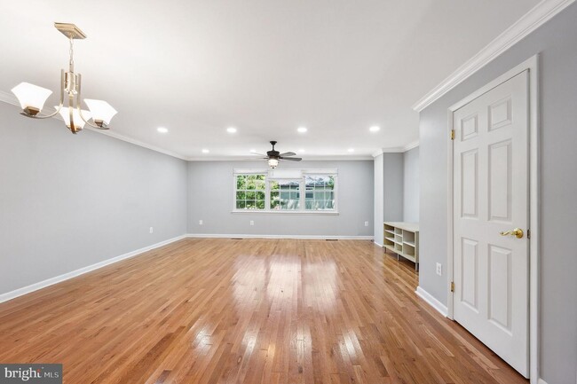Building Photo - 64 Pickersgill Square