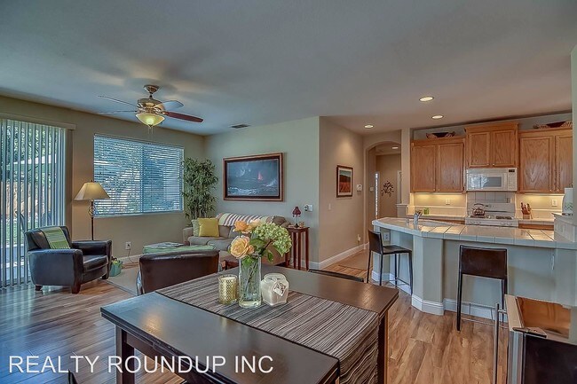Building Photo - 5013 Falabella Way