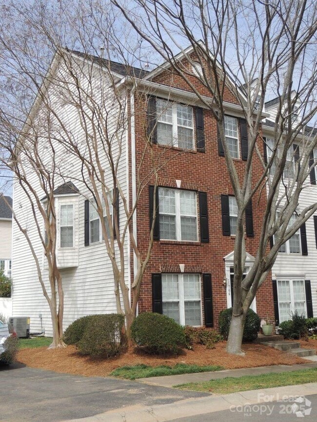 Building Photo - 11764 Fiddlers Roof Ln