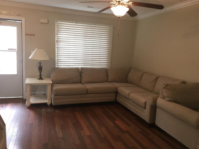 Building Photo - 112 Kimeran Ln