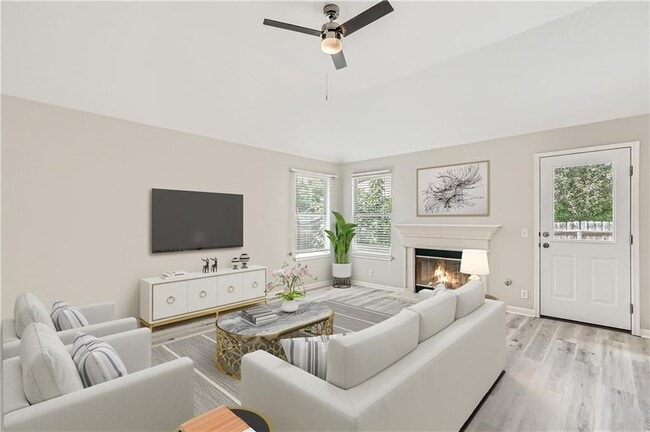 Foto del edificio - 102 Evergreen Cir