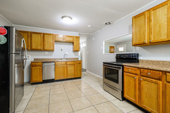 Building Photo - 6917 Sayler Ave