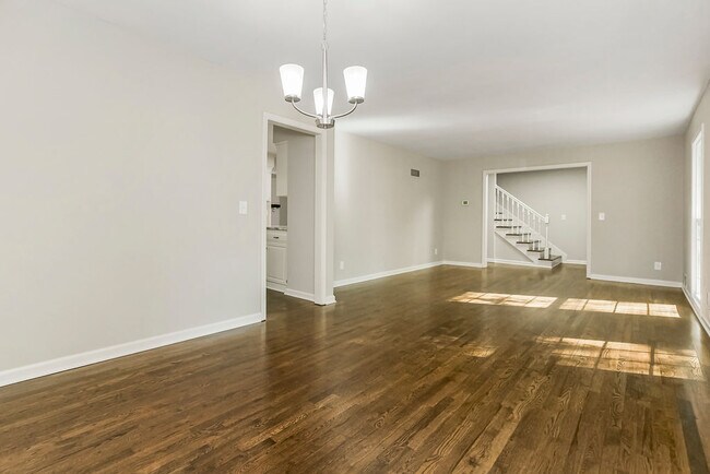 Foto del edificio - 9859 Connell Dr