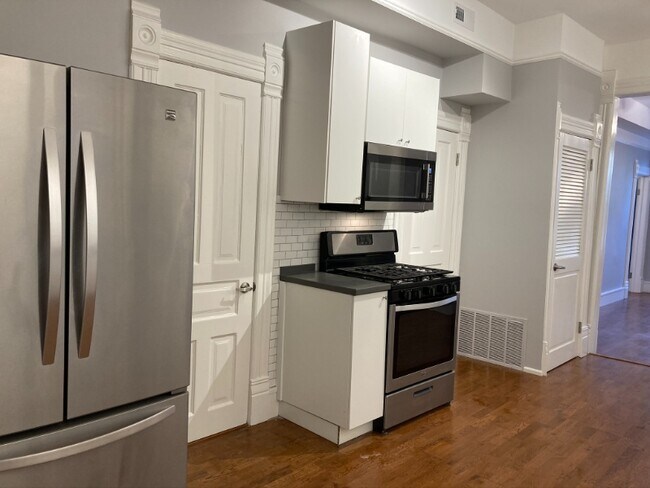 Foto del edificio - 1102 N Wolcott Ave