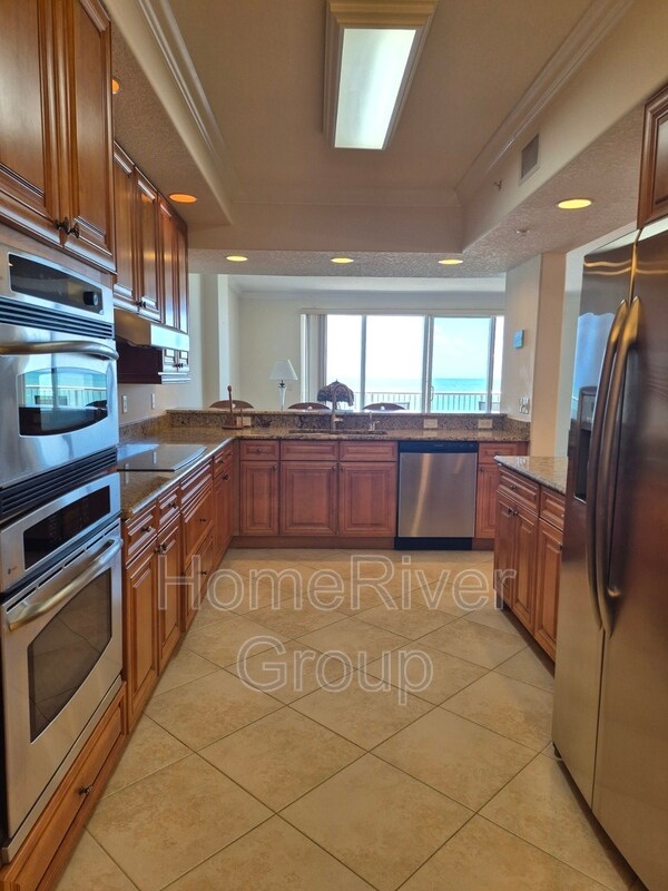 Building Photo - 4180 N Hwy A1A