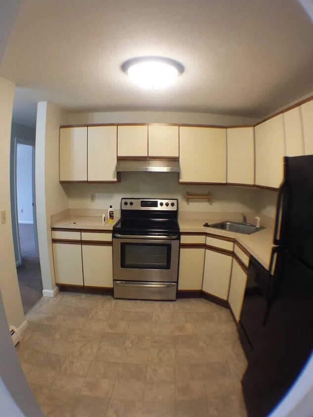 Building Photo - 2 Bed, 1 Bath Apartment