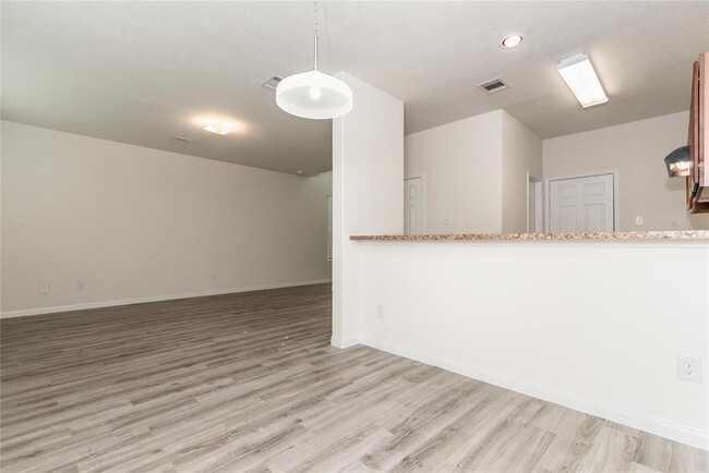 Building Photo - 5814 Northern Oak St