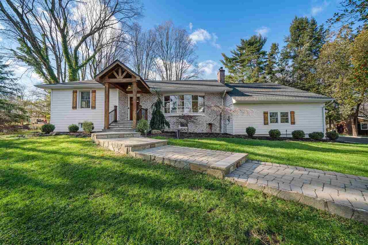 453 W Saddle River Rd, Upper Saddle River, NJ 07458 House for Rent in