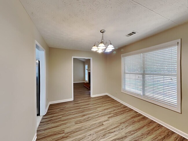 Building Photo - 810 Trellis Pond Ct