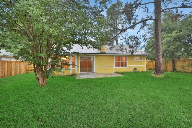 Building Photo - 6621 Arancio Dr W