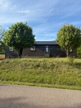 Building Photo - 209 Summit Rd