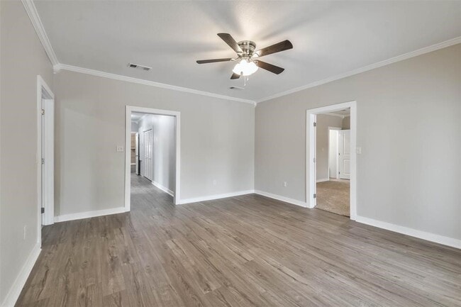 Building Photo - 329 E Washington Ave