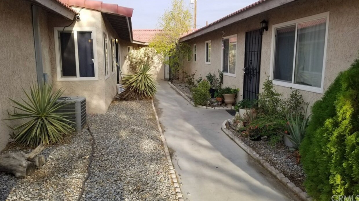 Building Photo - 13720 Ocotillo Rd