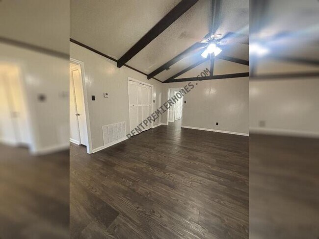 Foto del edificio - 1216 Green Mountain Dr