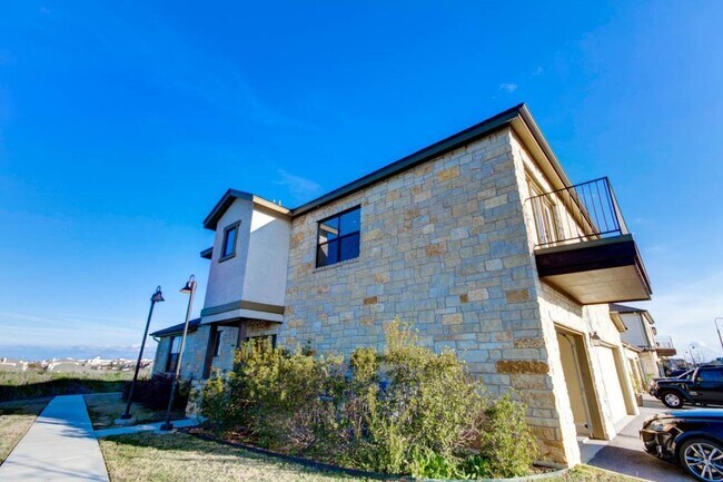 Foto del edificio - 2101 Town Centre Dr