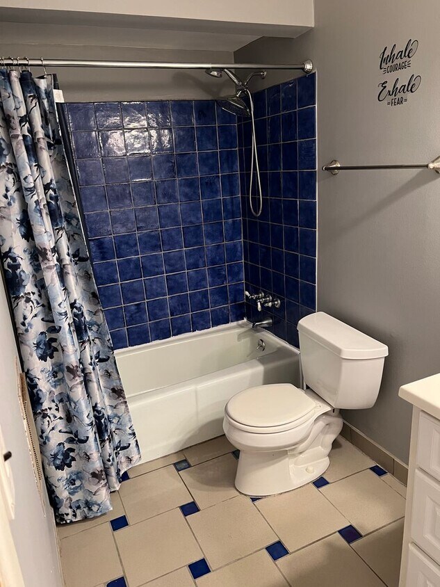 Foto principal - Beautiful 2 bedroom, 1.5 bath Condo in Wes...