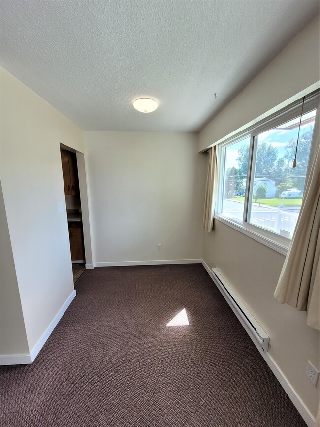 Building Photo - 626 Kinchant St