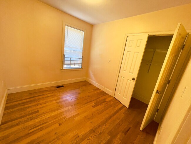 Building Photo - PRATT ST ALLSTON 4bed 2bath AVAILABLE 9/1/2025