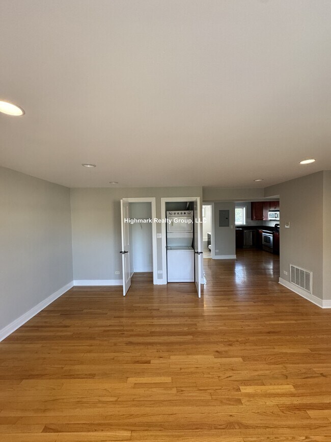 Foto del edificio - 2530 W Fitch Ave