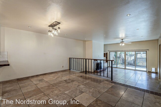 Building Photo - 3 br, 2 bath House - 406 N Dodge Blvd