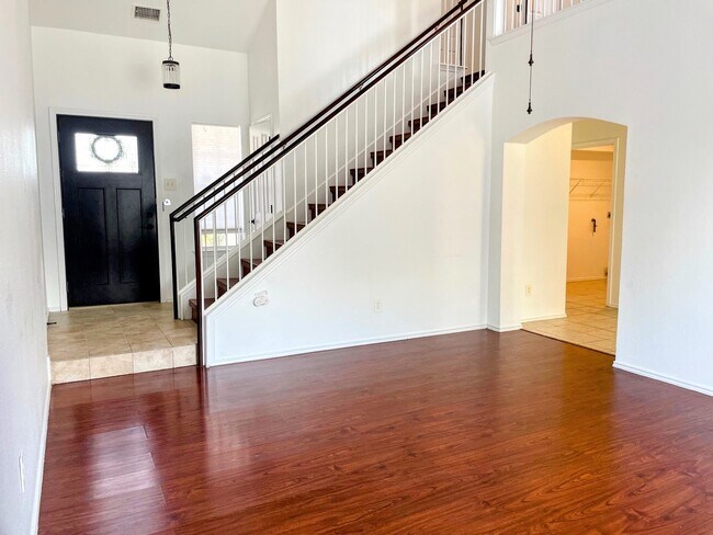 Building Photo - 909 Coronation Way