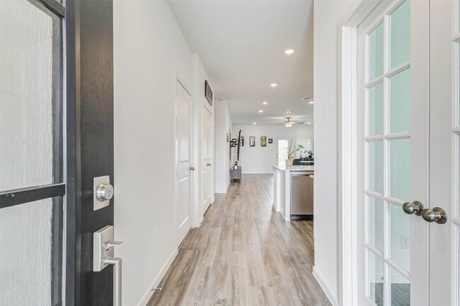 Building Photo - 27210 Woodridge Gln Dr