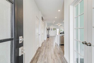 Building Photo - 27210 Woodridge Gln Dr