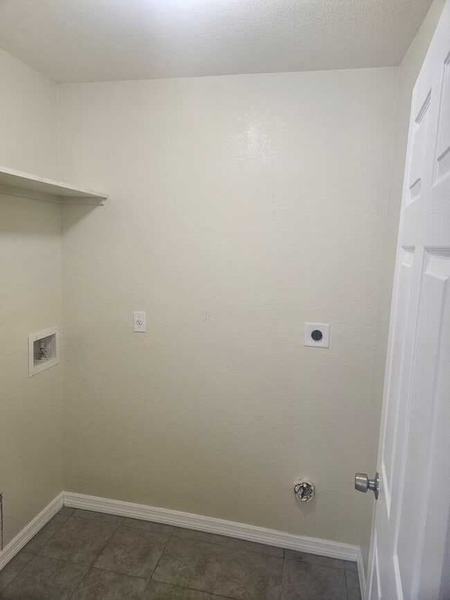 Building Photo - 3/2 DUPLEX