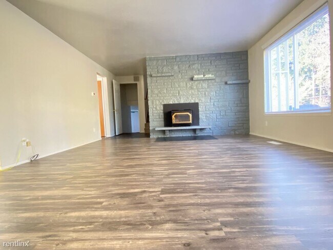 Foto del edificio - 4 br, 2 bath House - 11116 116th St E
