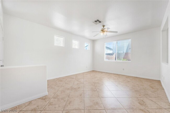 Foto del edificio - 10647 Solar Hawk Ave