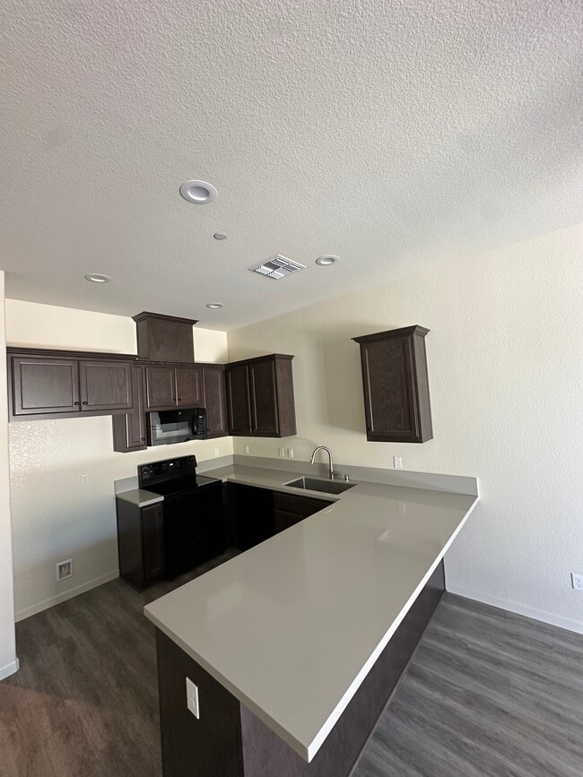 Building Photo - 6200 Chavez Ct