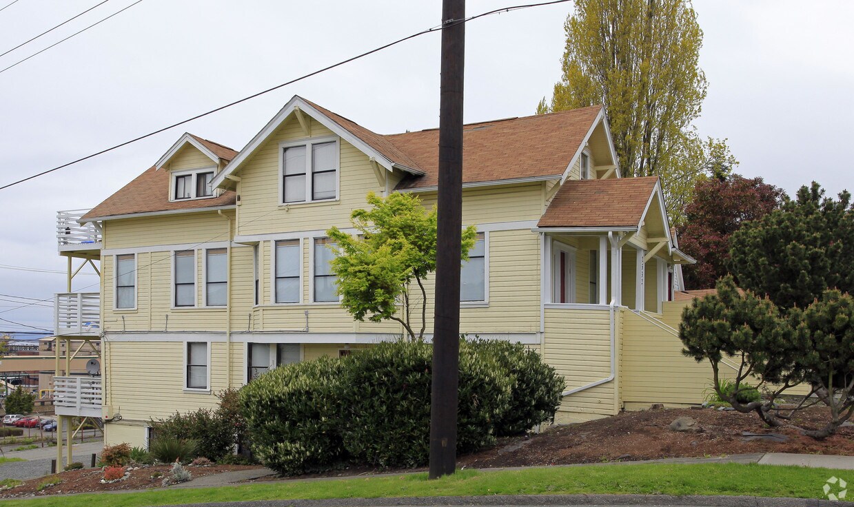 2532 Grand Ave, Everett, WA 98201 Apartments in Everett, WA