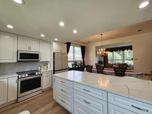 Building Photo - 3306 Wilmette Ave