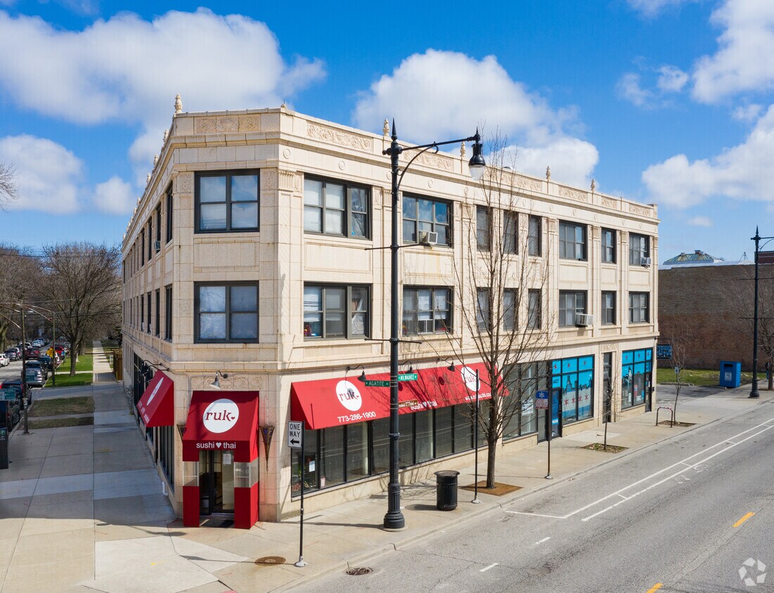 Primary Photo - 4425-31 N. Milwaukee &amp; 5055-65 W. Agatite