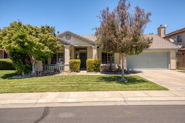 Primary Photo - 775 Sugar Pine Dr