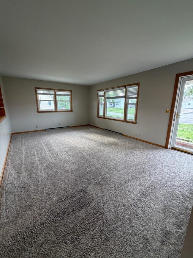 Foto del edificio - 2201 E Eichel Ave