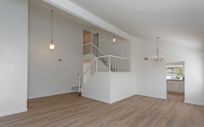 Building Photo - 7960 Represa Cir