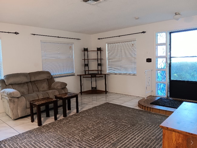 Photo - 137 White St Apartment