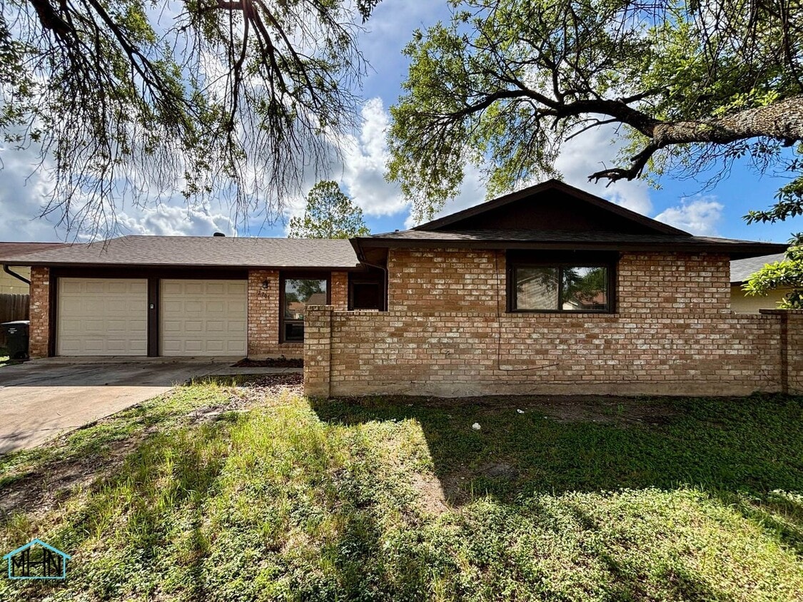 Primary Photo - Modern Comfort meets Serene Living - A Stu...